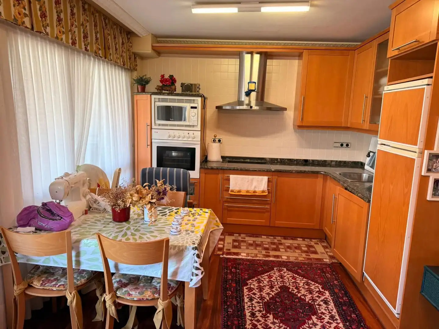 Cocina de Apartamento de alquiler en Laredo con Calefacción, Terraza y Amueblado