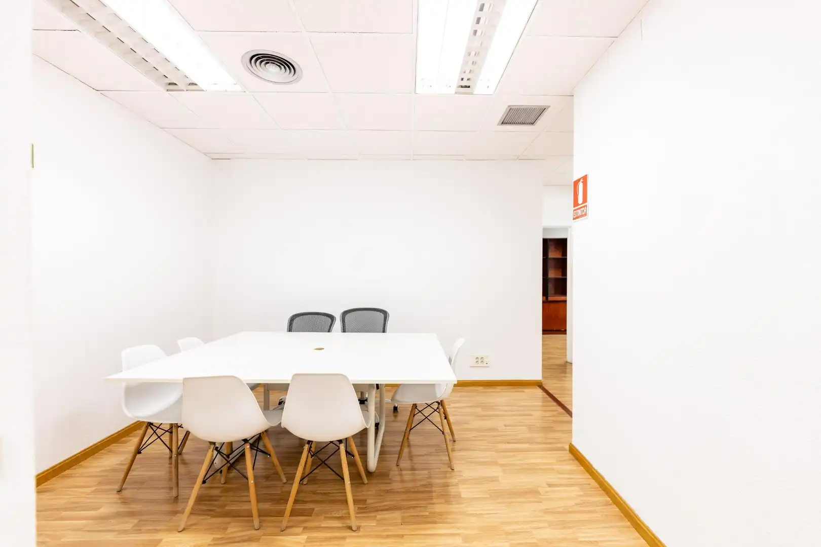 Büro zur Miete in Madrid mit Klimaanlage und Heizung