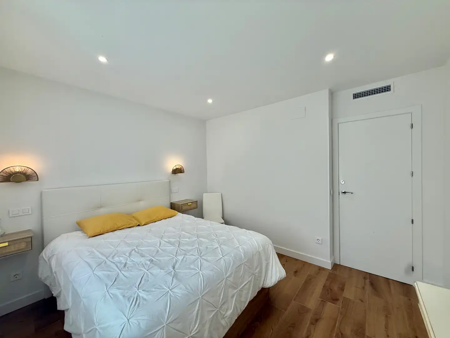 Schlafzimmer von Einfamilien-Reihenhaus zum Verkauf in Las Ventas de Retamosa mit Klimaanlage, Heizung und Terrasse