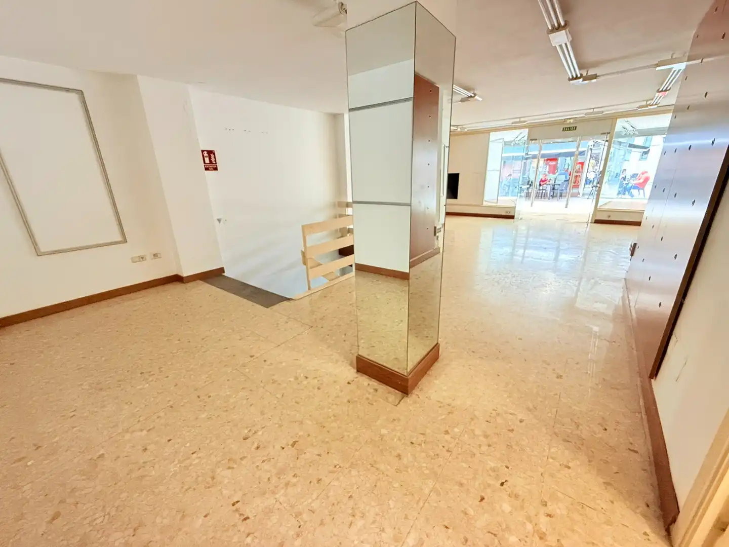 Commercial properties for sale in  Palma de Mallorca  with Air Conditioner and Heating