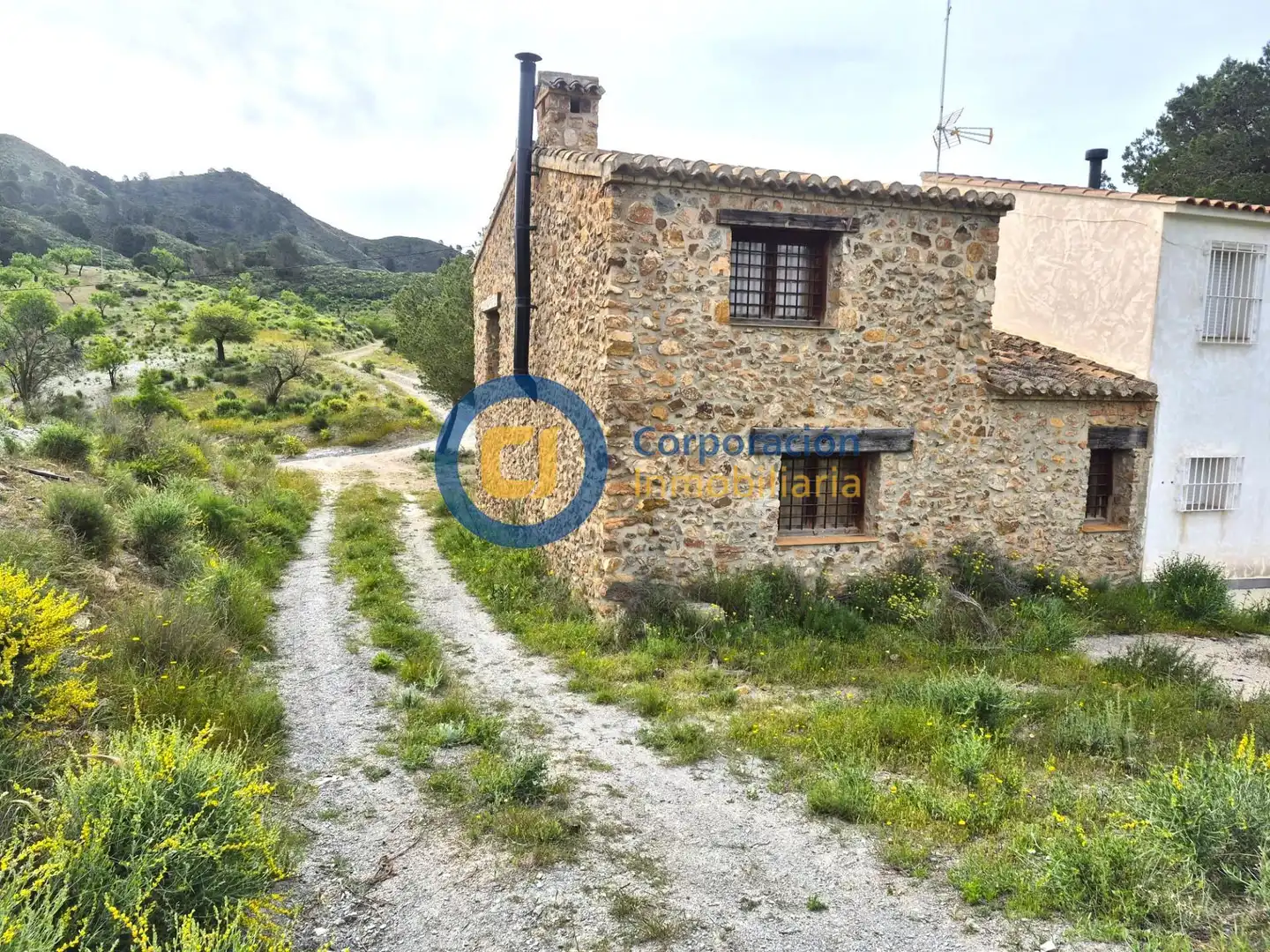 Country house zum Verkauf in Lorca mit Privatgarten