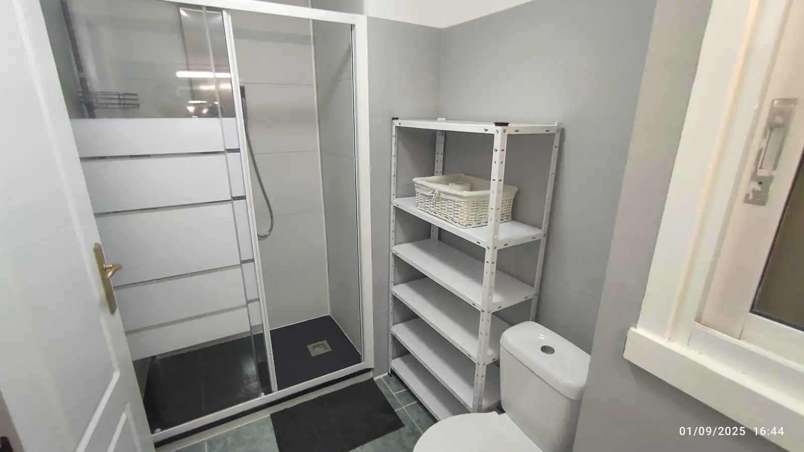 Bathroom of Flat for share in A Coruña Capital   with Heating, Furnished and Oven