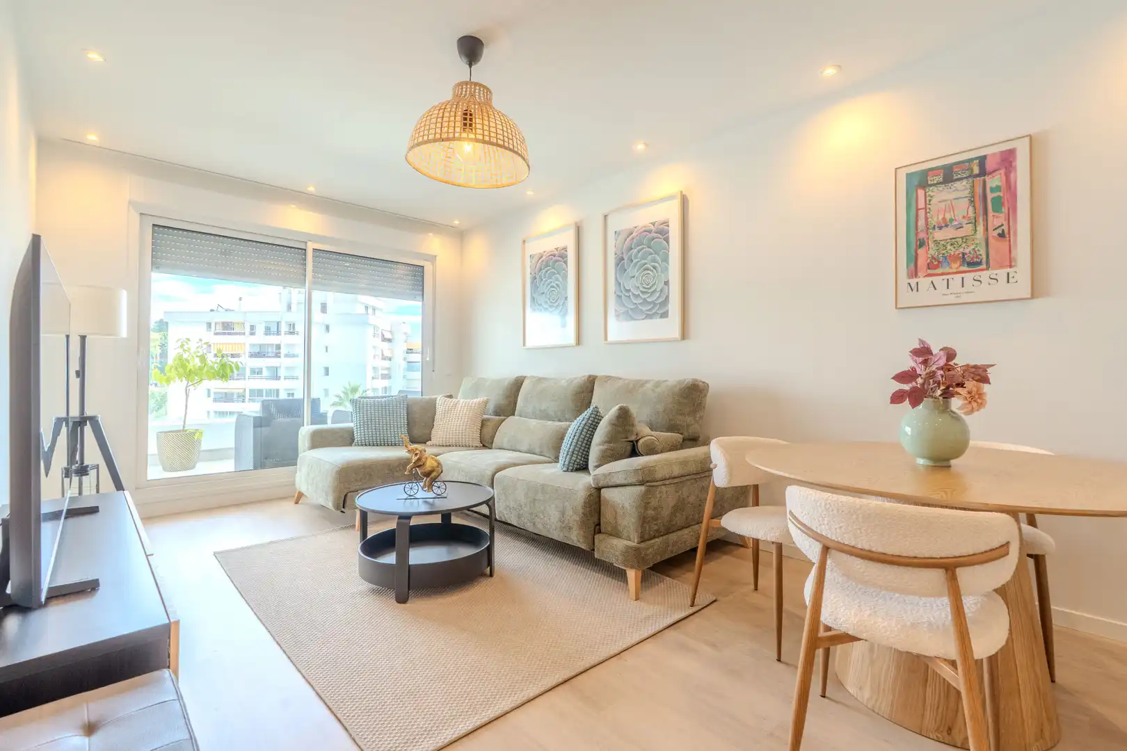 Apartment with pool to rent in Nueva Andalucía
