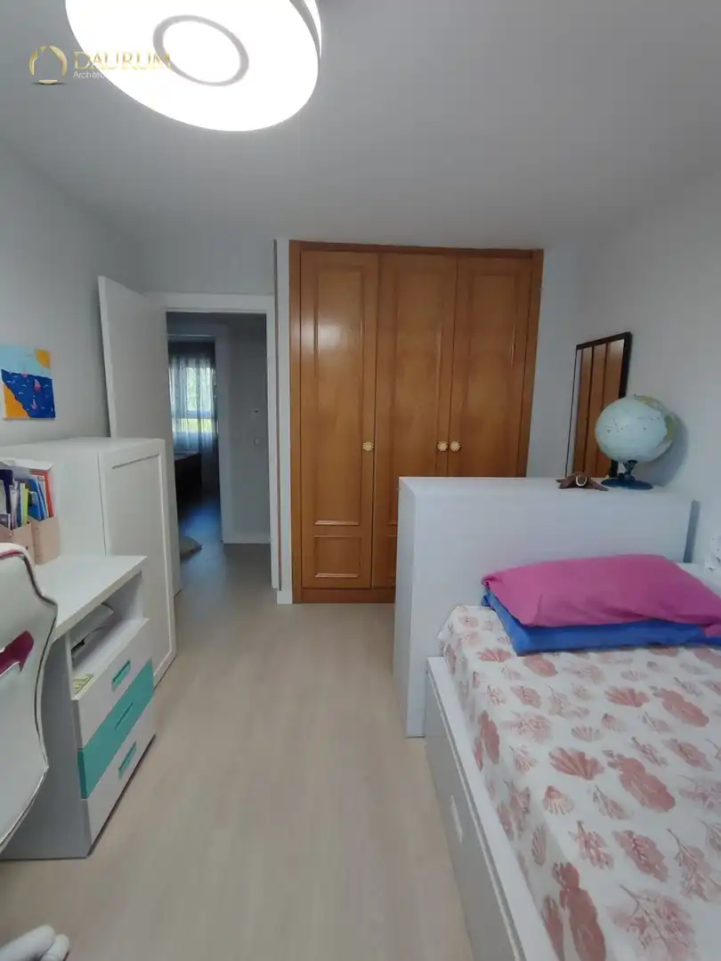 Habitación de Dúplex en venta en Alcorcón con Aire acondicionado, Calefacción y Jardín privado