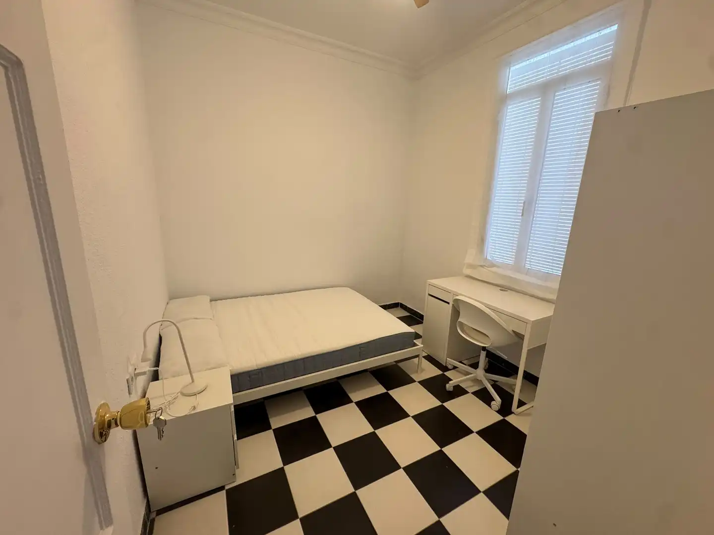 Bedroom of Flat for rent in Nervión