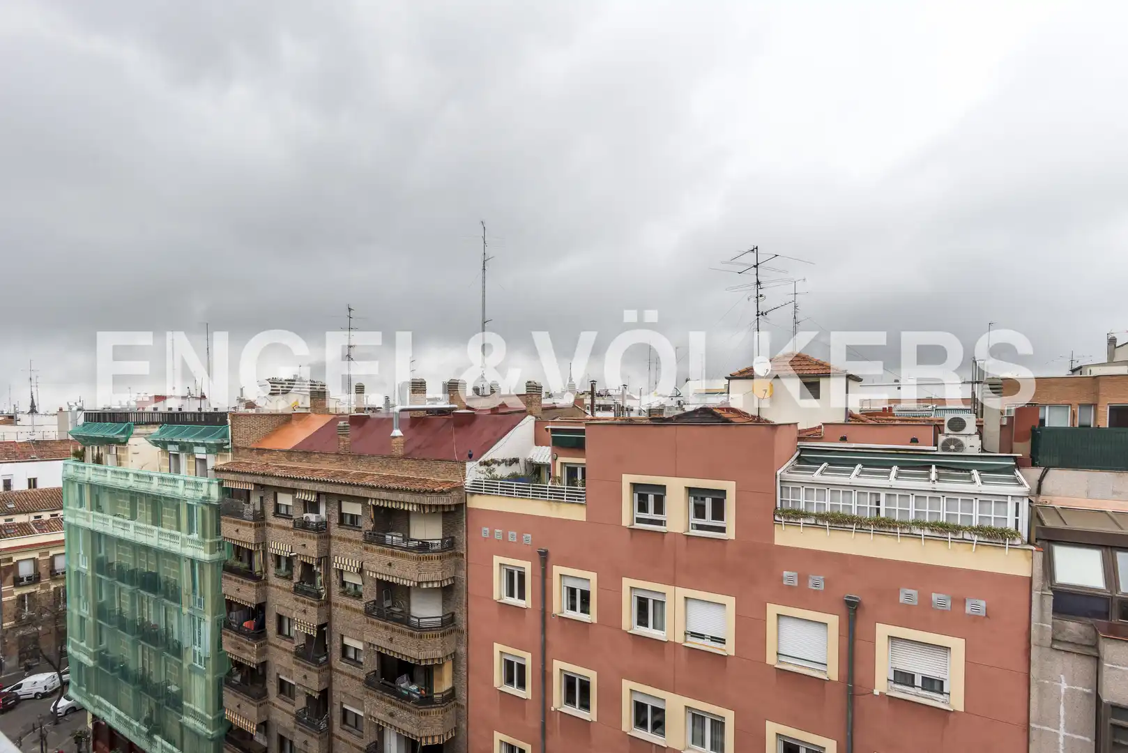 Vista exterior de Àtic de lloguer en Madrid amb Aire condicionat, Calefacció i Terrassa