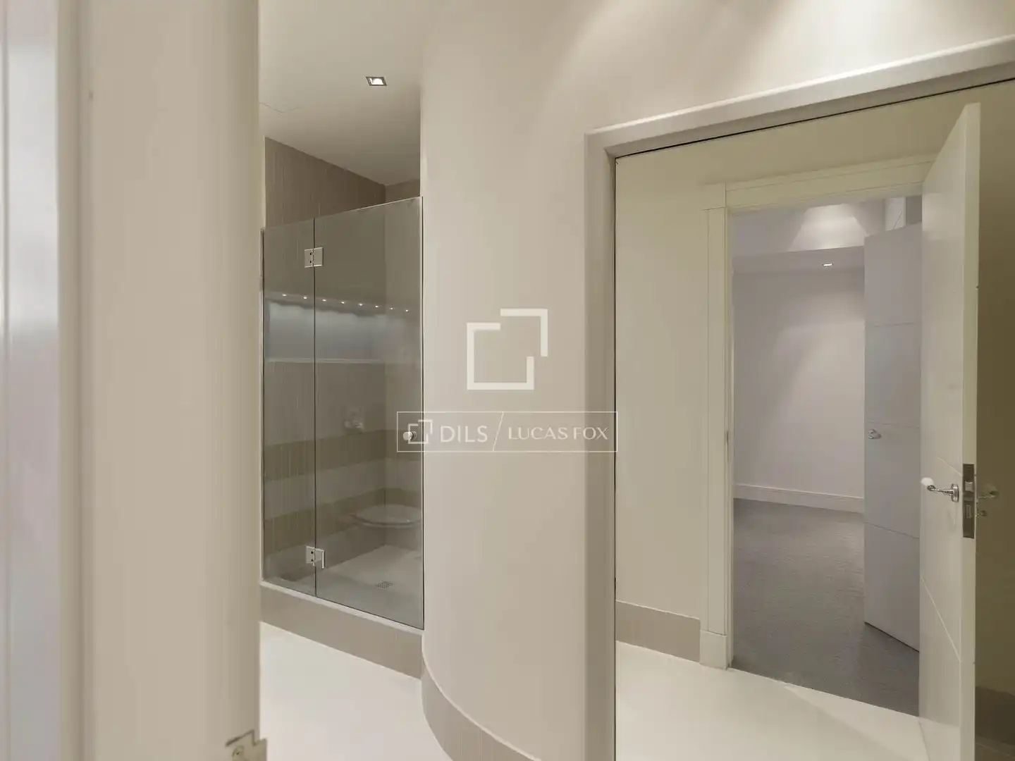Attic for rent in Madrid  with Air Conditioner, Heating and Private garden