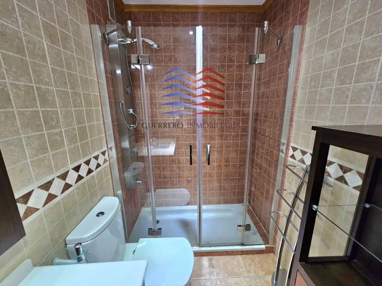 Bany de Dúplex de lloguer en Ourense Capital  amb Calefacció, Parquet i Terrassa