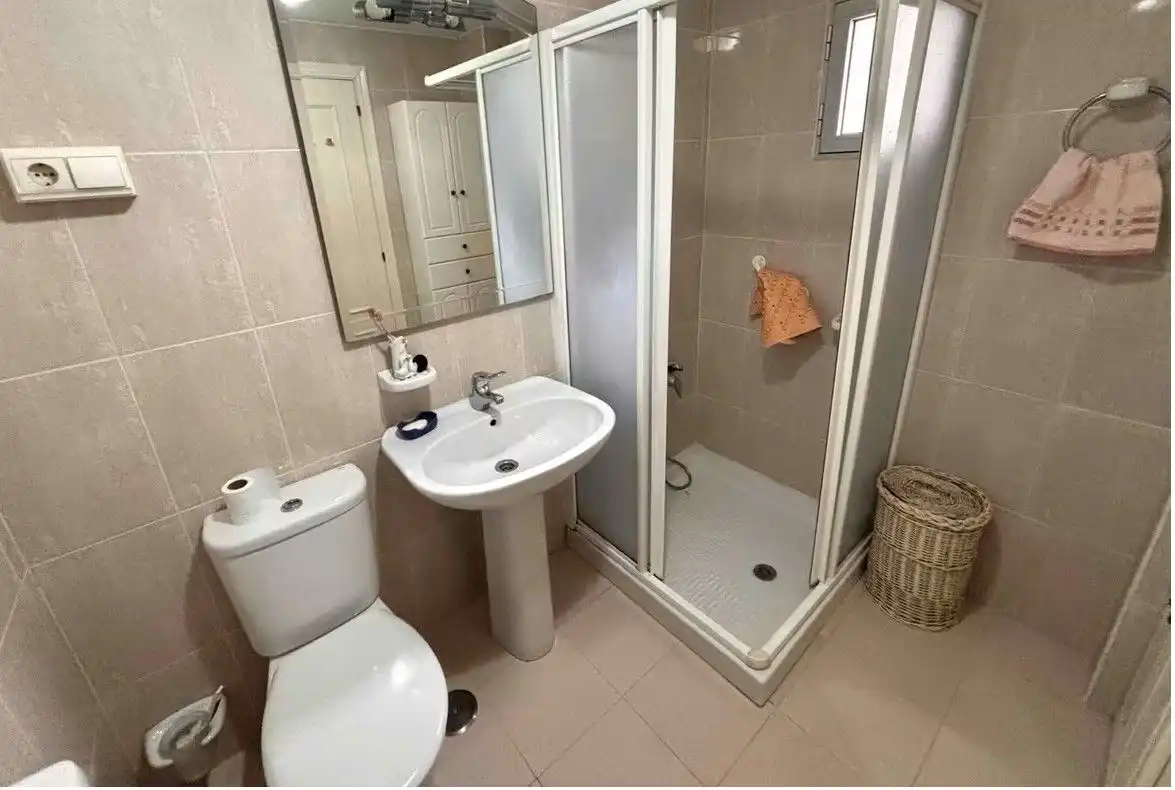 Bany de Apartament en venda en Torremolinos amb Terrassa
