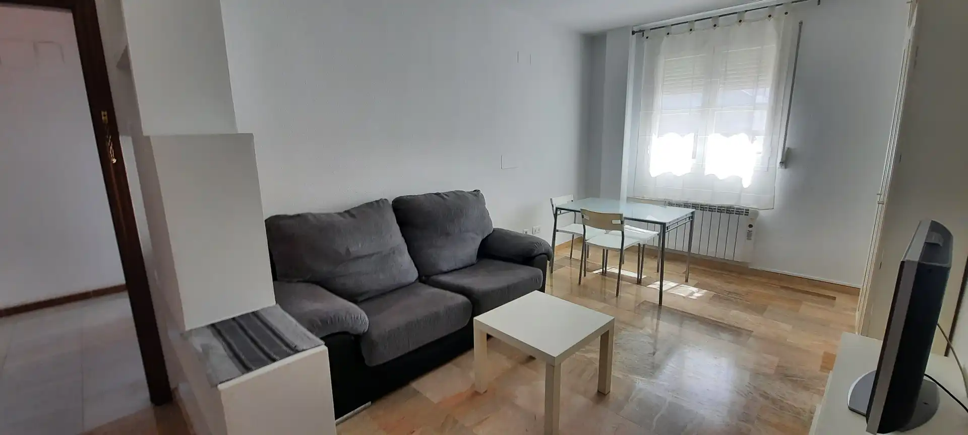 Sala d'estar de Pis de lloguer en Lucena amb Calefacció, Terrassa i Moblat