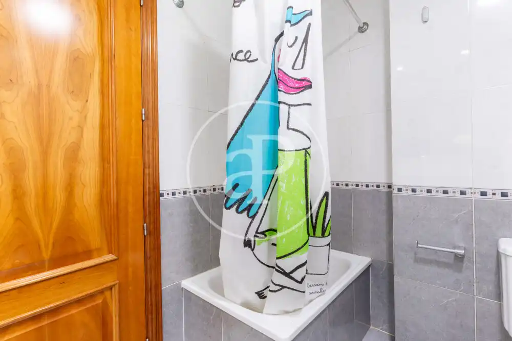 Piso en venta en Avinguda Cardenal Vicent Enrique I Tarancó, Piscinas