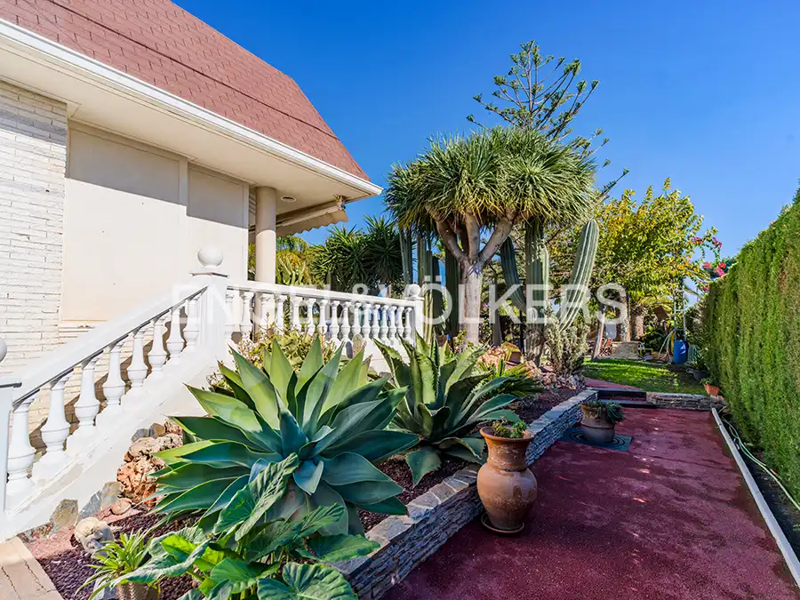 Exterior view of Houses for sale in San Vicente del Raspeig / Sant Vicent del Raspeig  with Air Conditioner, Heating and Private garden