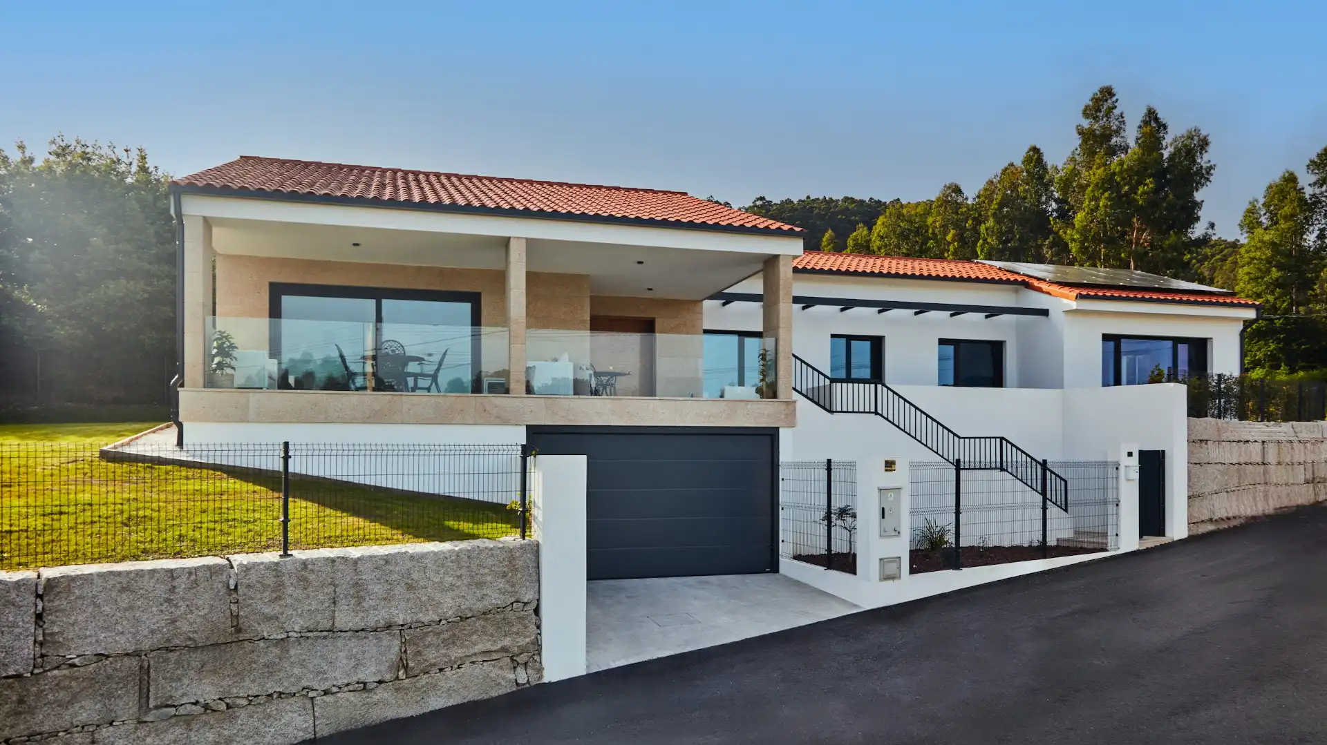 Außenansicht von Haus oder Chalet zum Verkauf in Sanxenxo mit Heizung, Terrasse und Ofen