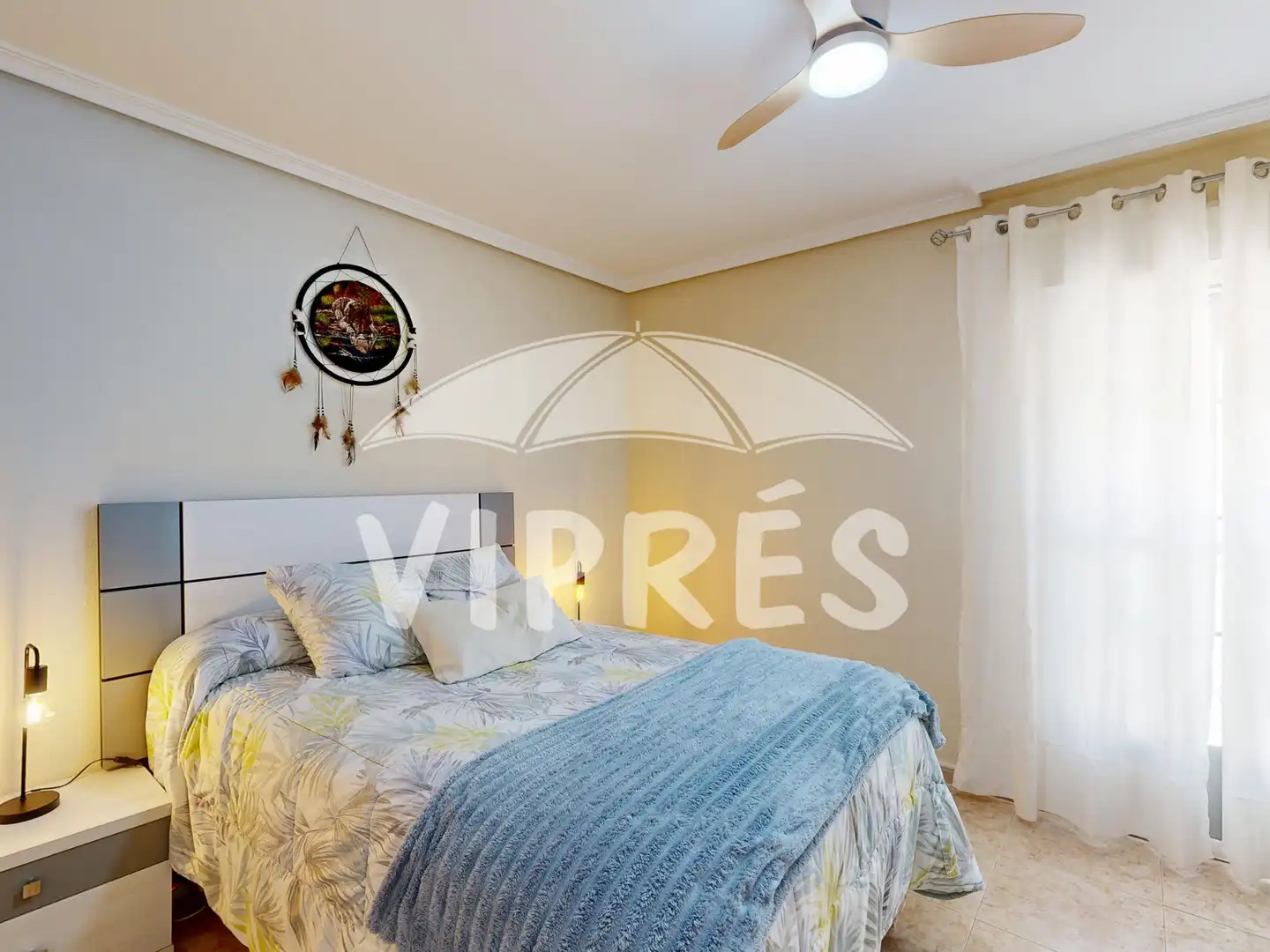 Dormitori de Casa o xalet en venda en Cáceres