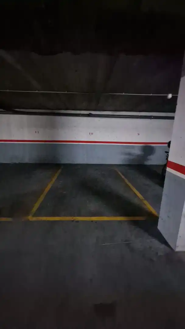 Parkplatz von Wohnung zum Verkauf in León Capital  mit Heizung, Parkett und Terrasse