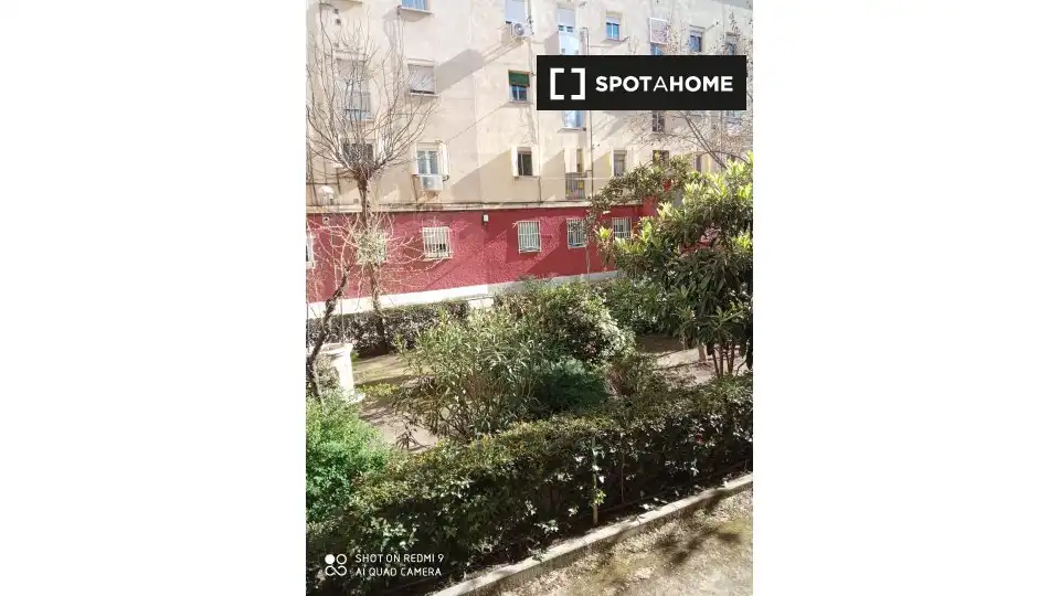 Vista exterior de Piso para compartir en Madrid con Aire acondicionado, Calefacción y Terraza