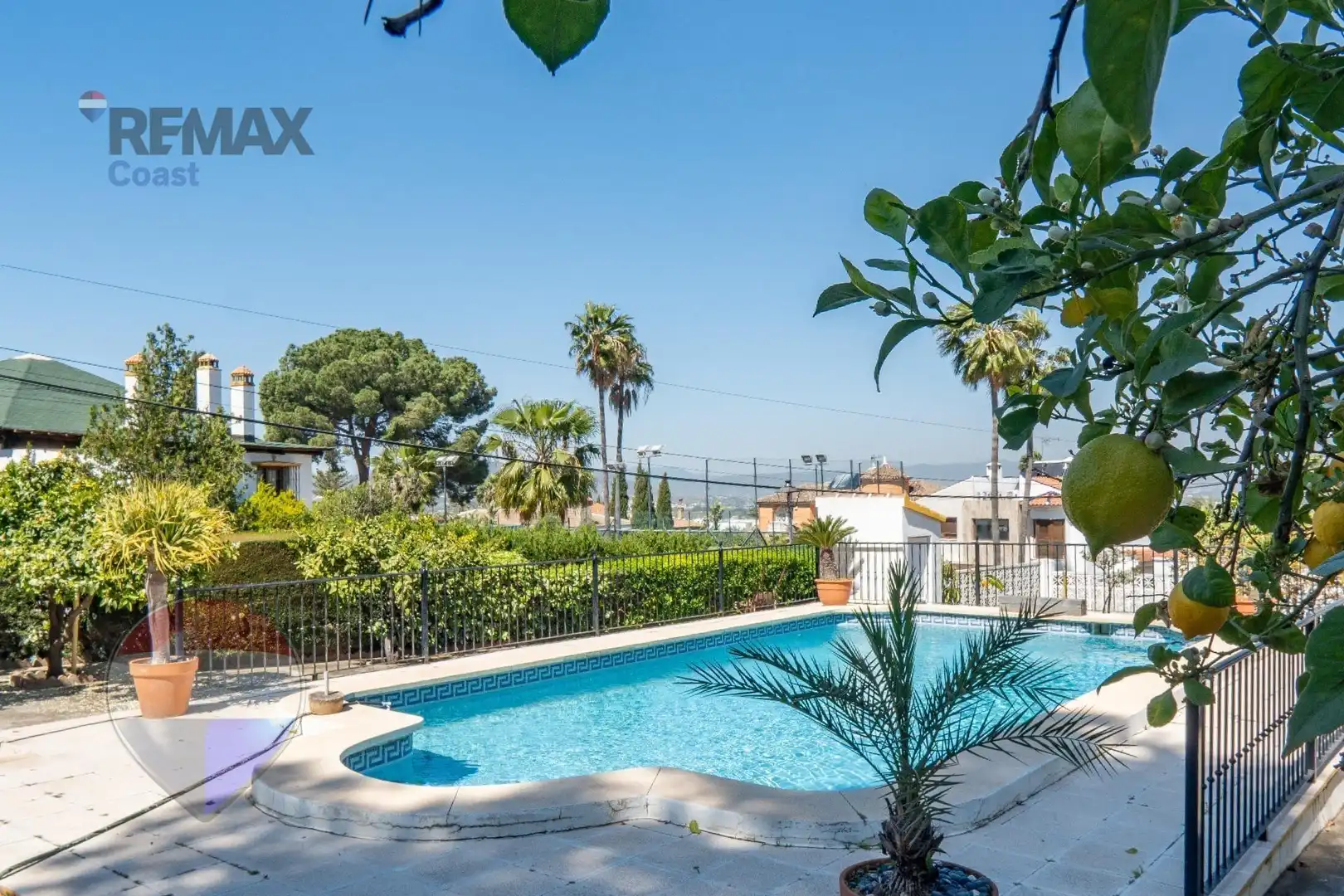 Piscina de Casa o xalet en venda en Alhaurín de la Torre amb Piscina comunitària