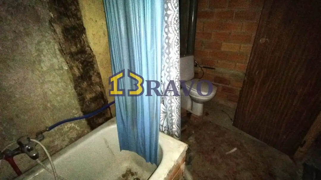 Badezimmer von Einfamilien-Reihenhaus zum Verkauf in Cillaperlata