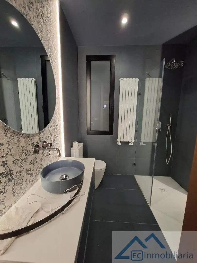 Baño de Piso en venta en Santander con Calefacción y Trastero