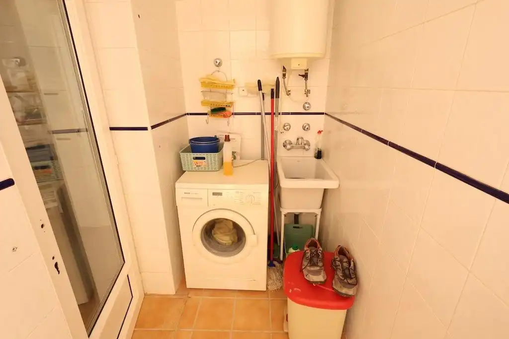 Baño de Planta baja de alquiler en Orihuela con Aire acondicionado, Jardín privado y Terraza