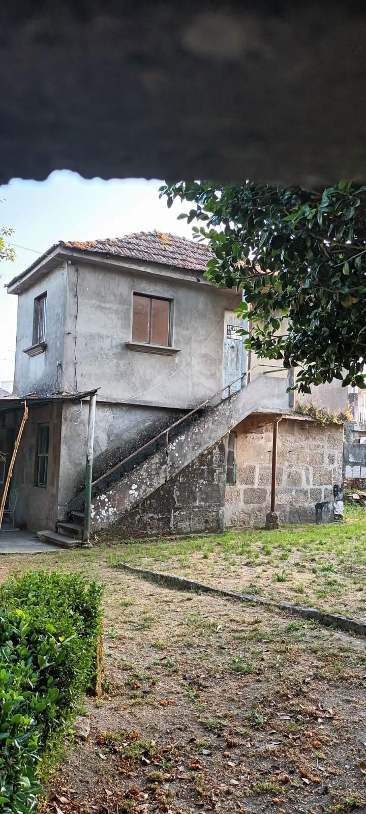 Vista exterior de Casa o xalet en venda en Vigo  amb Jardí privat i Terrassa