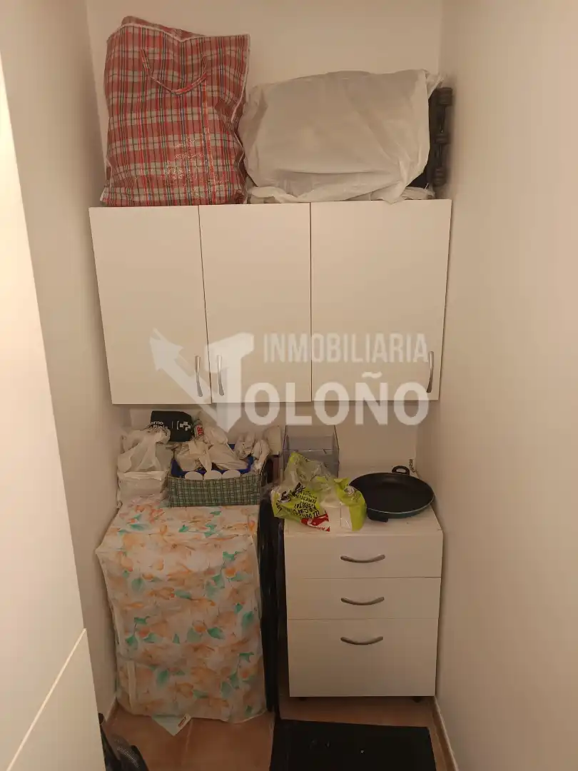 Cuina de Apartament en venda en Castañares de Rioja amb Calefacció, Moblat i Forn