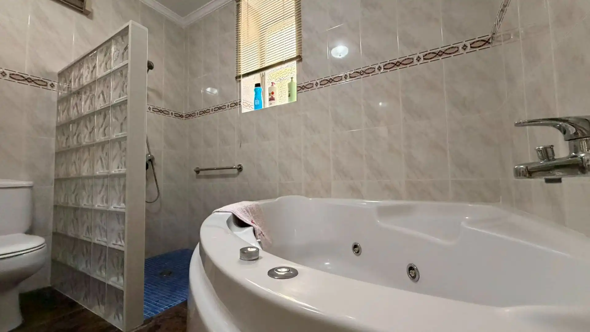 Bathroom of Buildings for sale in Anna