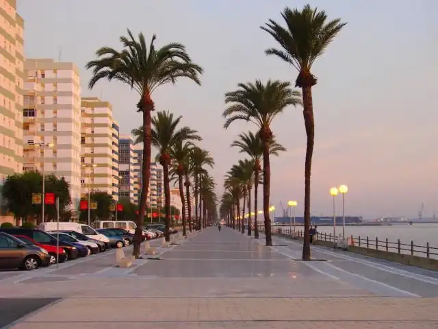 Flat with lift for sale in avenida de la bahia 17