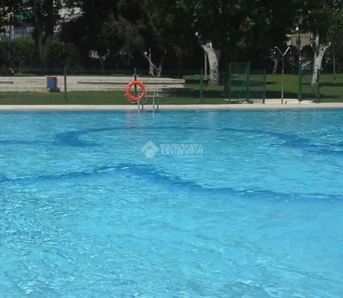 Piscina de Pis en venda en Móstoles amb Calefacció, Parquet i Terrassa