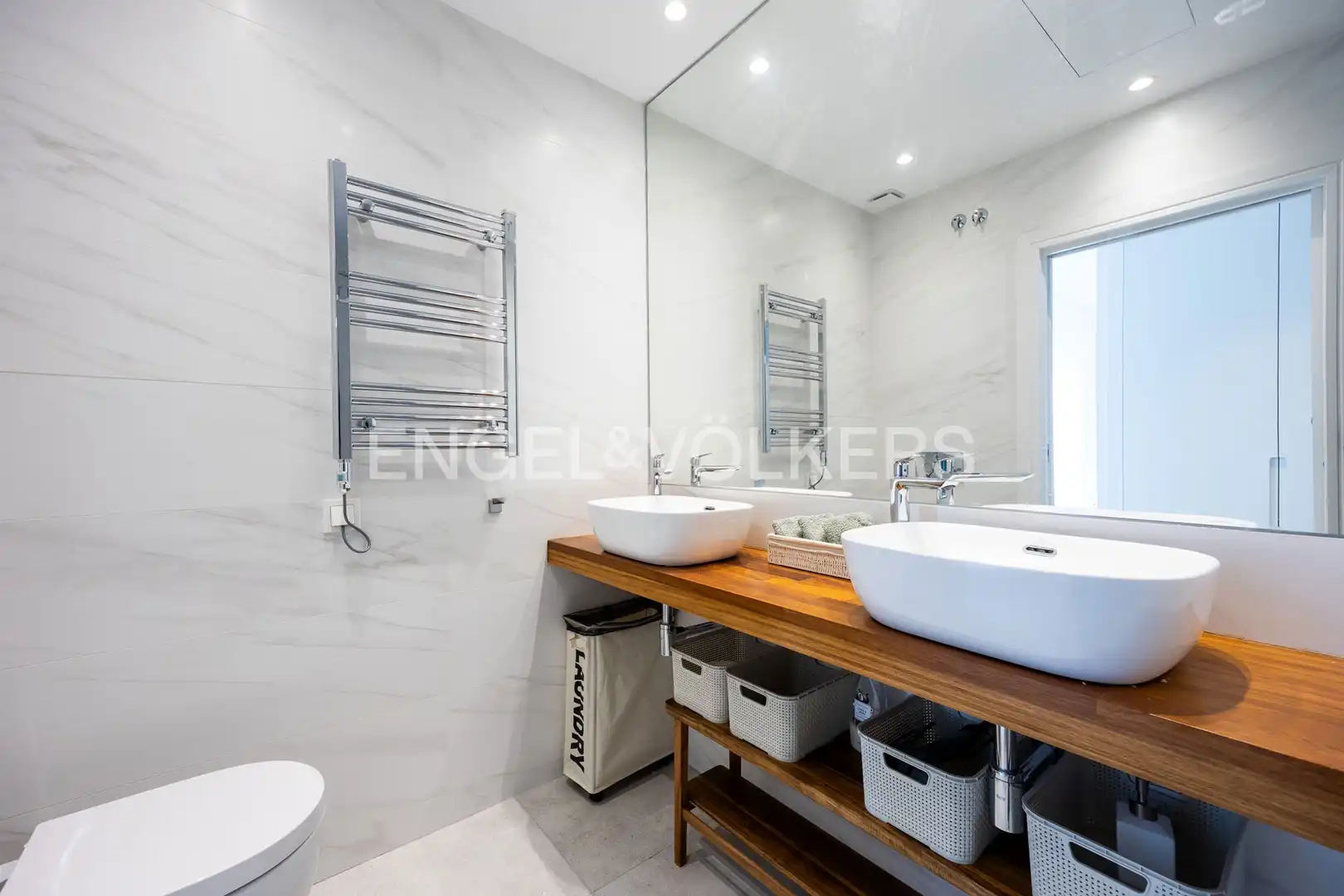 Bathroom of Attic for sale in Chipiona  with Air Conditioner, Heating and Terrace