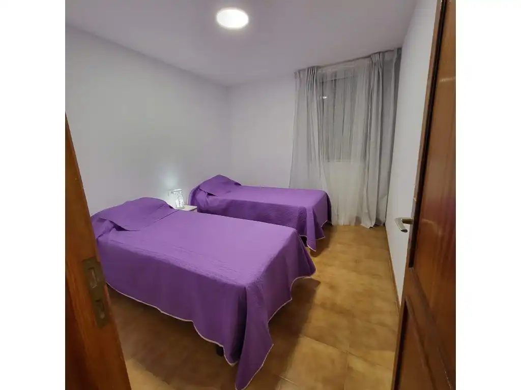 Habitación de Piso en venta en El Rosario con Terraza y Piscina