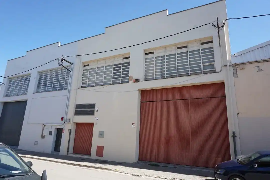 Vista exterior de Nau industrial de lloguer en Girona