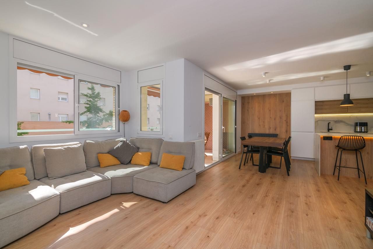 Living room of Flat for sale in Manresa  with Air Conditioner, Heating and Parquet flooring