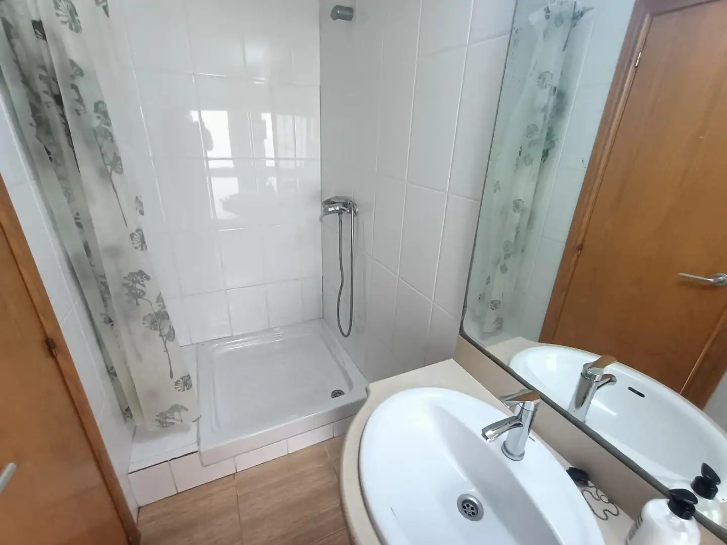 Badezimmer von Haus oder Chalet zum Verkauf in Badalona mit Klimaanlage, Heizung und Parkett