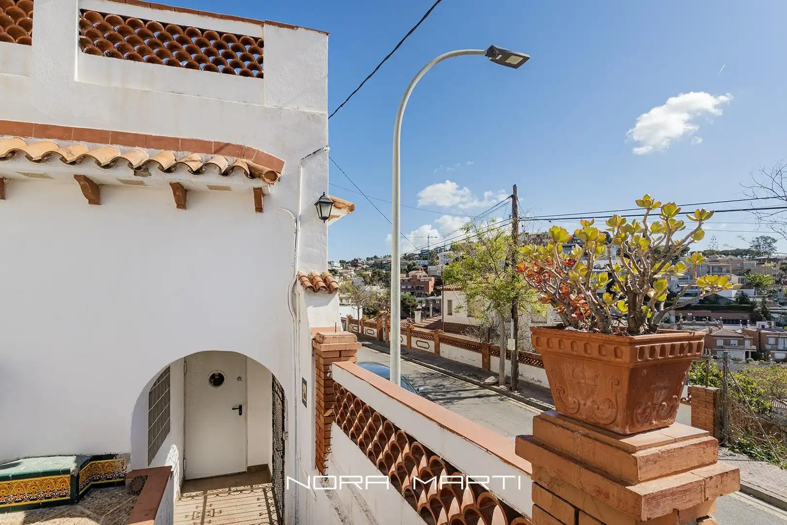 Vista exterior de Casa o chalet en venta en Esplugues de Llobregat con Jardín privado, Piscina y Alarma
