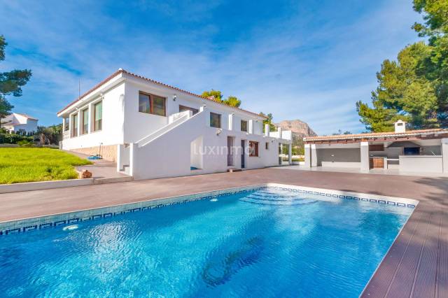 Casa-chalet en Venta en La Nucia Pueblo