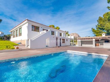 Villa zum Verkauf in La Nucia Pueblo