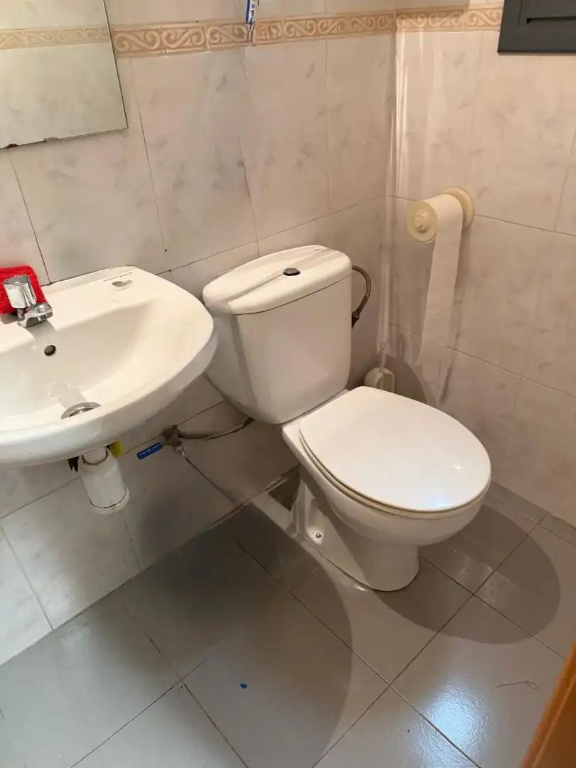 Bathroom of Commercial properties for sale in Santa Coloma de Gramenet  with Air Conditioner