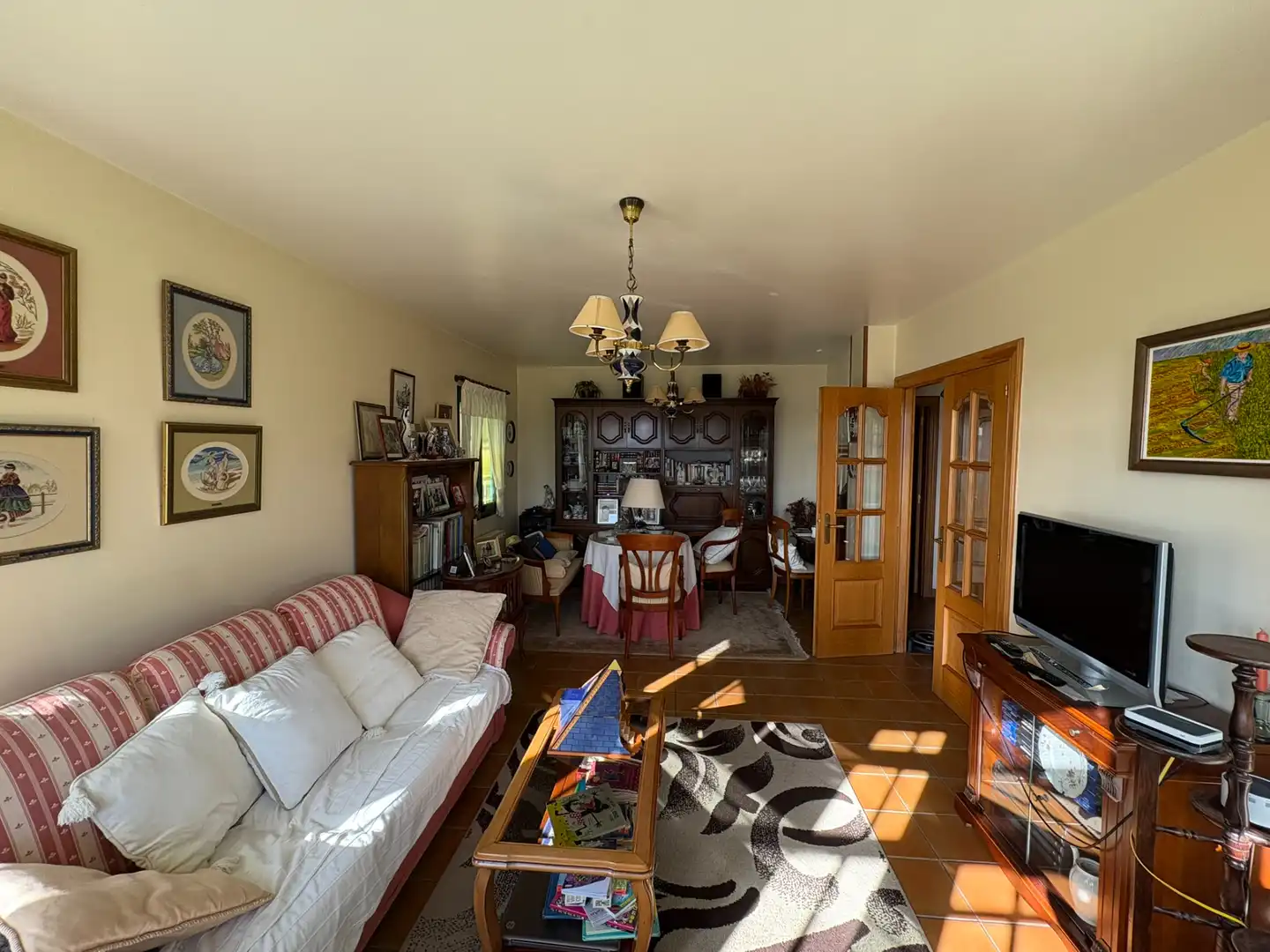 Sala de estar de Casa o chalet en venta en Narón con Calefacción, Jardín privado y Parquet