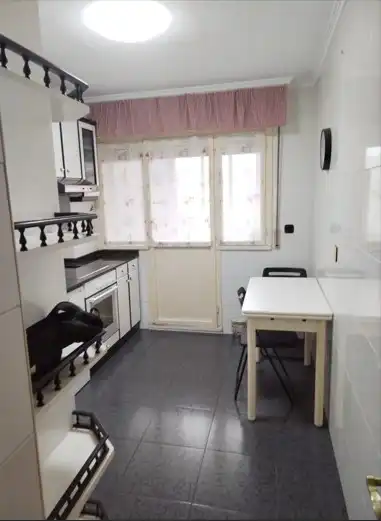 Cocina de Piso en venta en Gijón  con Calefacción, Parquet y Trastero
