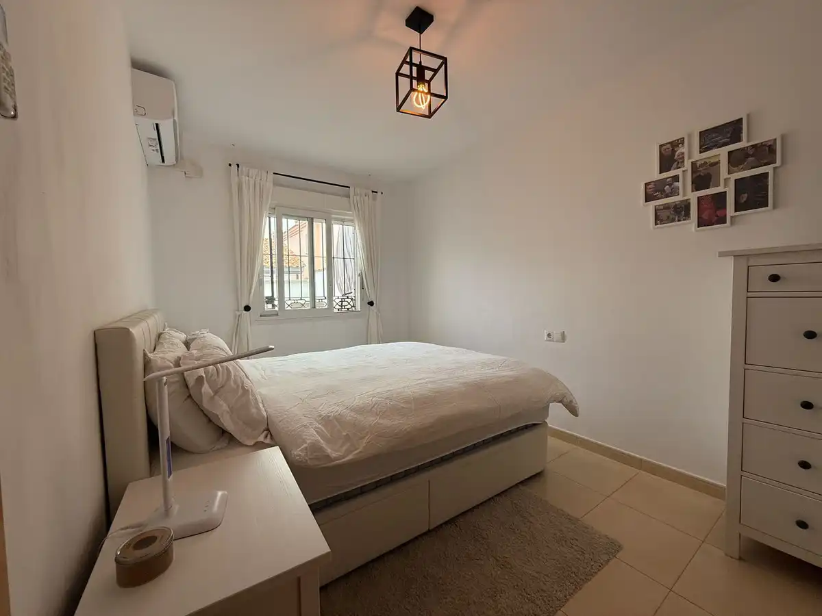 Schlafzimmer von Haus oder Chalet zum Verkauf in Fuente de Piedra mit Klimaanlage, Privatgarten und Terrasse