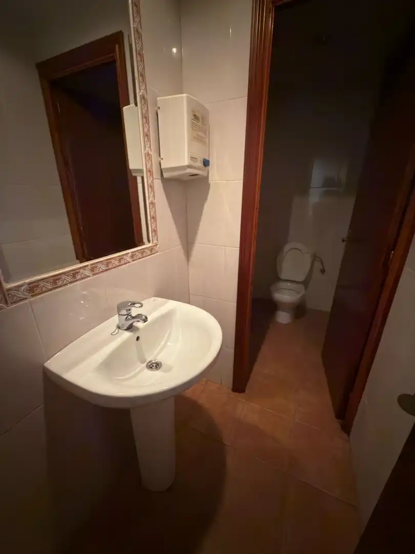 Baño de Local en venta en Azuqueca de Henares con Aire acondicionado y Amueblado