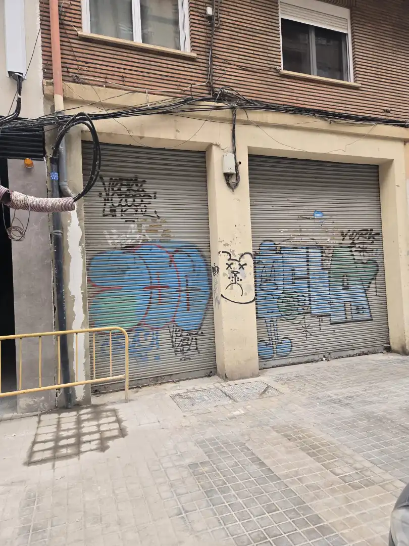 Vista exterior de Local de lloguer en Valencia