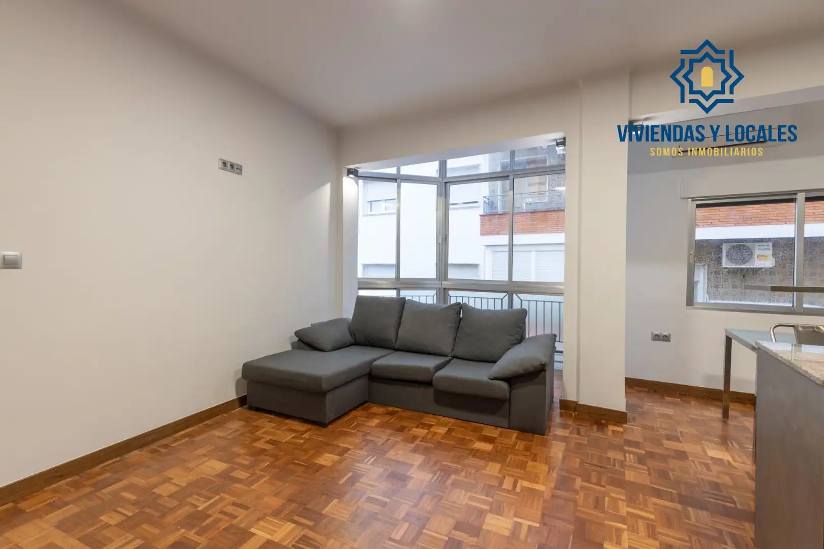 Piso con ascensor en venta en Calle PINTOR LOPEZ MEZQUITA, imagen 2