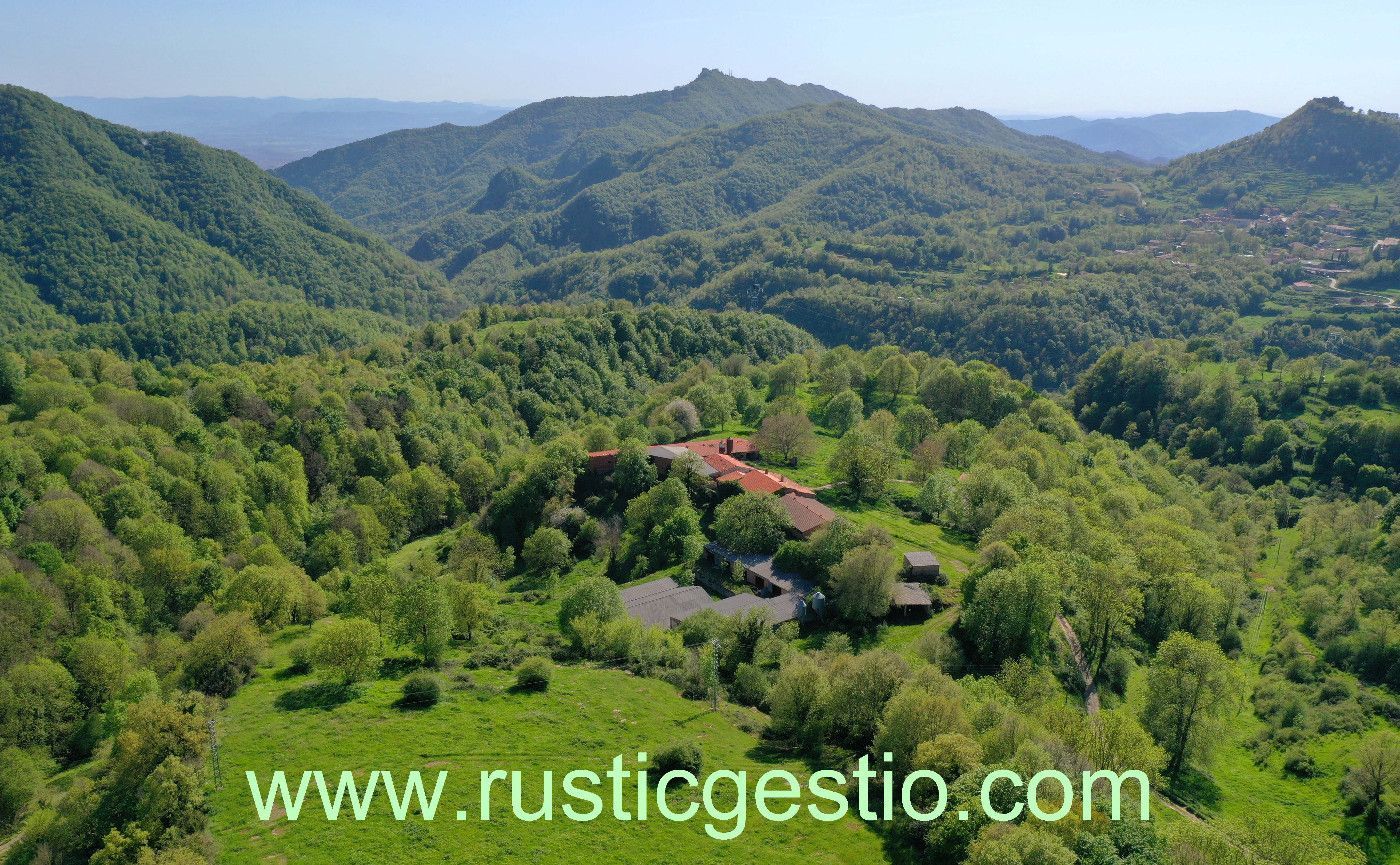 Vista exterior de Finca rústica en venda en Vidrà amb Terrassa i Traster