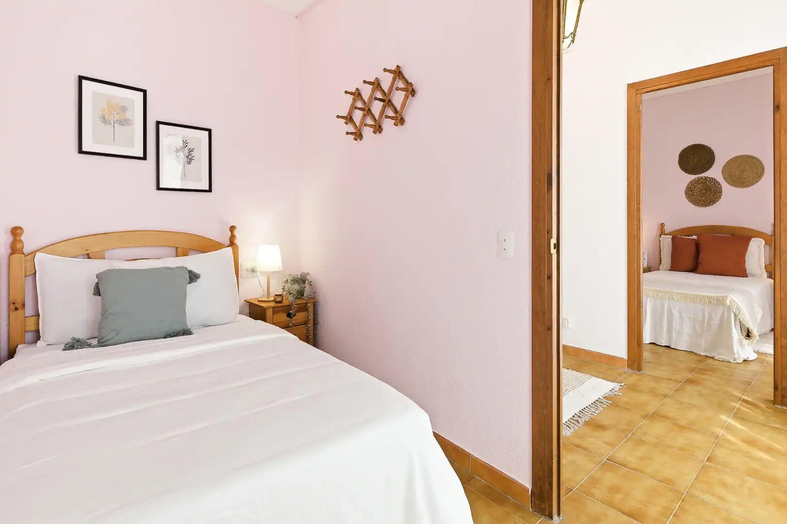 Habitación de Casa adosada en venta en Navajas con Aire acondicionado, Calefacción y Jardín privado