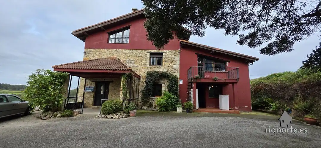 Una casa única en un entorno de película. Junto a Lastres, en un entorno idílico y a pocos minutos del mar. Ven a descubrirla. ¡Ll, Bild 2