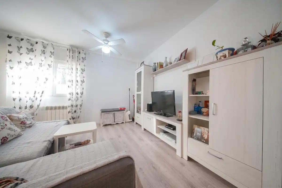 Sala de estar de Planta baja en venta en Alovera con Aire acondicionado, Calefacción y Jardín privado