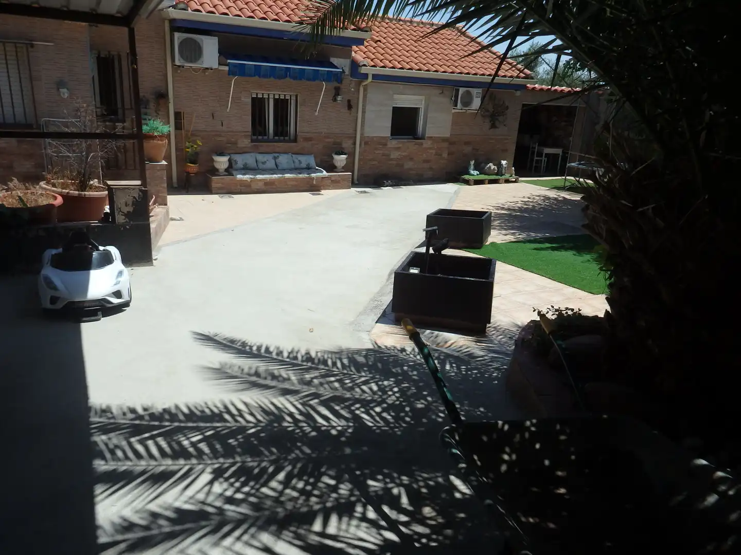 Terrassa de Casa o xalet en venda en Cedillo del Condado amb Aire condicionat, Calefacció i Jardí privat