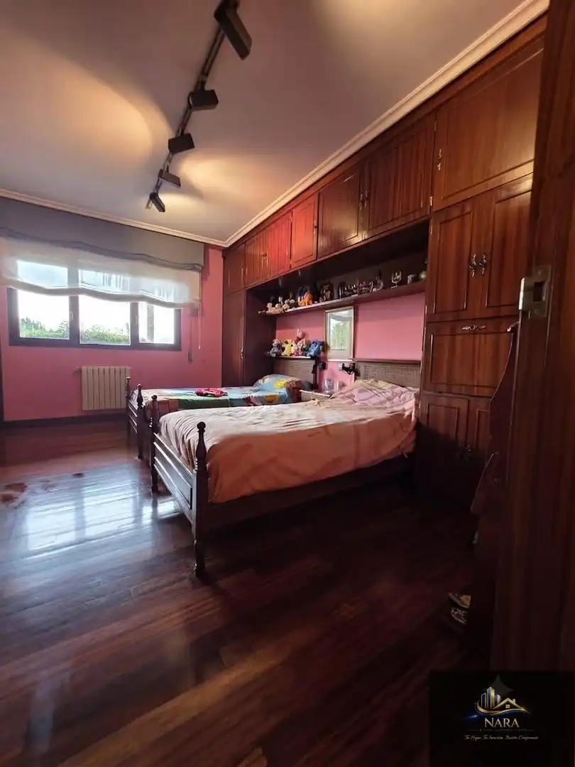 Bedroom of Houses for sale in Torrelavega   with Heating, Private garden and Parquet flooring